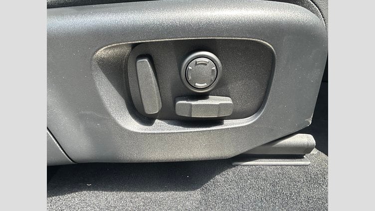 2024 認定中古車 Land Rover Discovery Sport オストゥーニパールホワイト P250（ガソリン） 標準ホイール DYNAMIC SE
