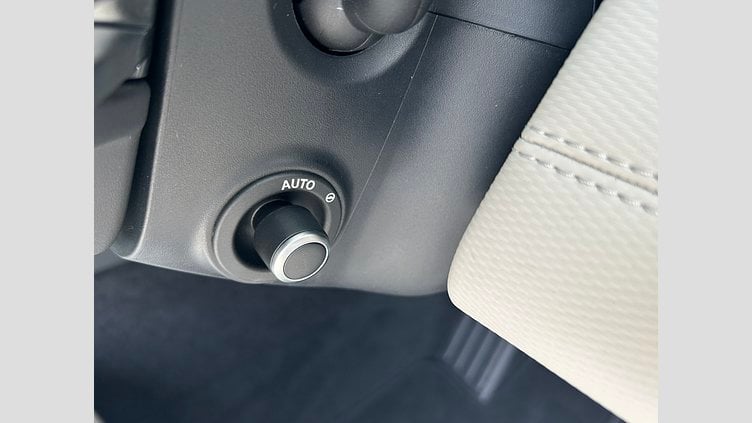 2024 認定中古車 Land Rover Discovery Sport オストゥーニパールホワイト P250（ガソリン） 標準ホイール DYNAMIC SE