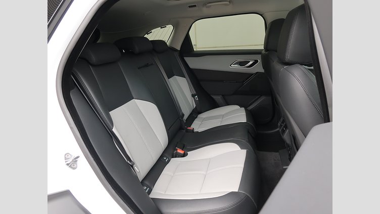 2025 認定中古車 Land Rover Range Rover Velar オストゥーニパールホワイト P400eプラグインハイブリッド（ガソリン） スタンダードホイールベース Dynamic SE