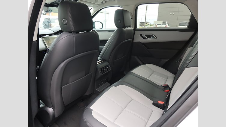 2025 認定中古車 Land Rover Range Rover Velar オストゥーニパールホワイト P400eプラグインハイブリッド（ガソリン） スタンダードホイールベース Dynamic SE