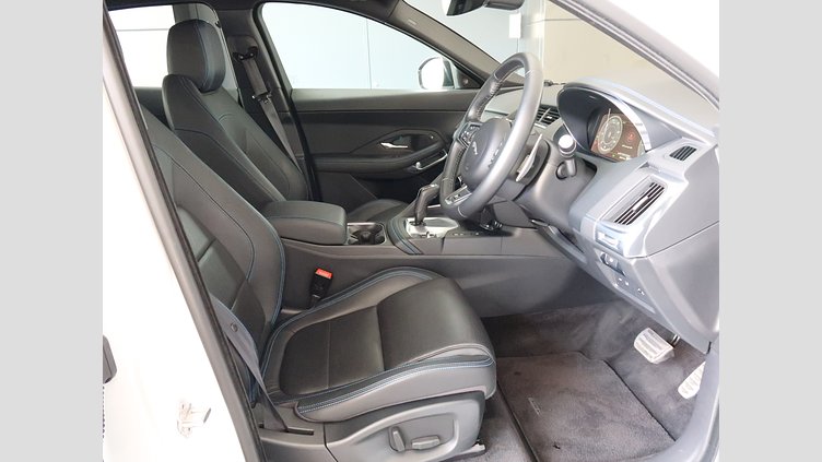 2018 認定中古車 Jaguar E-Pace フジ ホワイト D180 オートマチック全輪駆動 R-DYNAMIC S