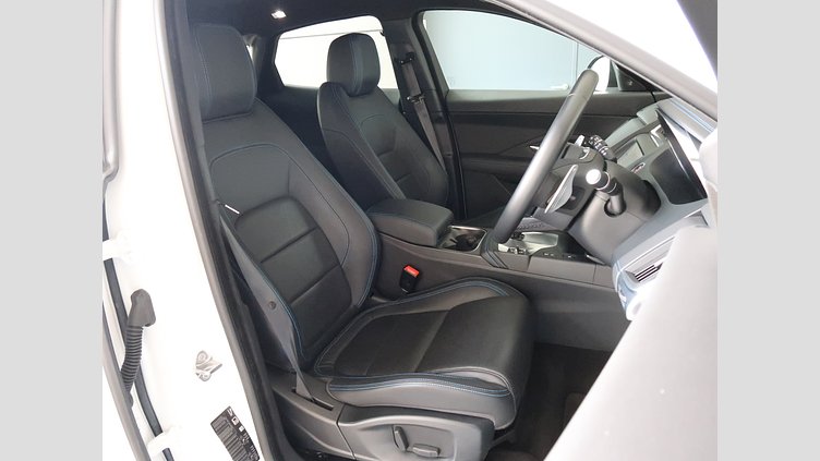 2018 認定中古車 Jaguar E-Pace フジ ホワイト D180 オートマチック全輪駆動 R-DYNAMIC S
