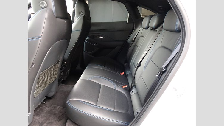 2018 認定中古車 Jaguar E-Pace フジ ホワイト D180 オートマチック全輪駆動 R-DYNAMIC S
