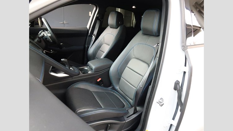 2018 認定中古車 Jaguar E-Pace フジ ホワイト D180 オートマチック全輪駆動 R-DYNAMIC S