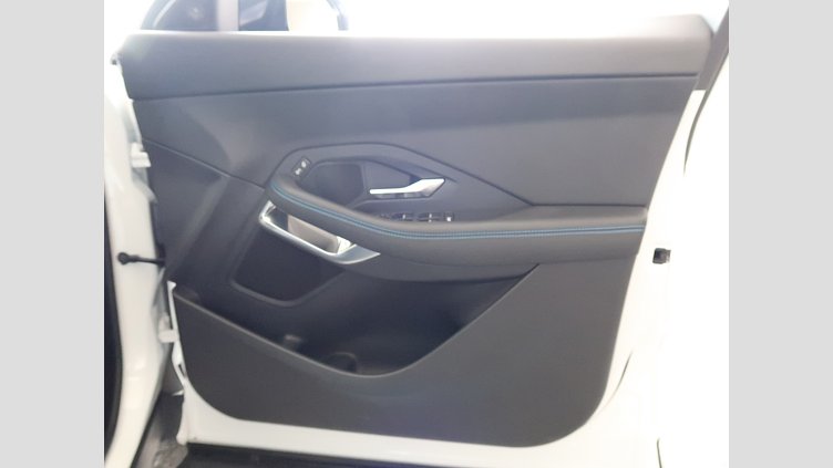 2018 認定中古車 Jaguar E-Pace フジ ホワイト D180 オートマチック全輪駆動 R-DYNAMIC S