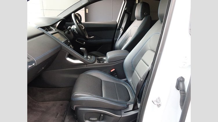 2018 認定中古車 Jaguar E-Pace フジ ホワイト D180 オートマチック全輪駆動 R-DYNAMIC S