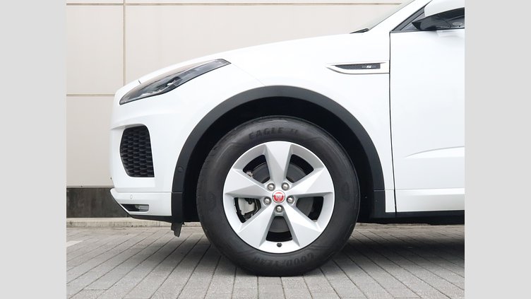 2018 認定中古車 Jaguar E-Pace フジ ホワイト D180 オートマチック全輪駆動 R-DYNAMIC S