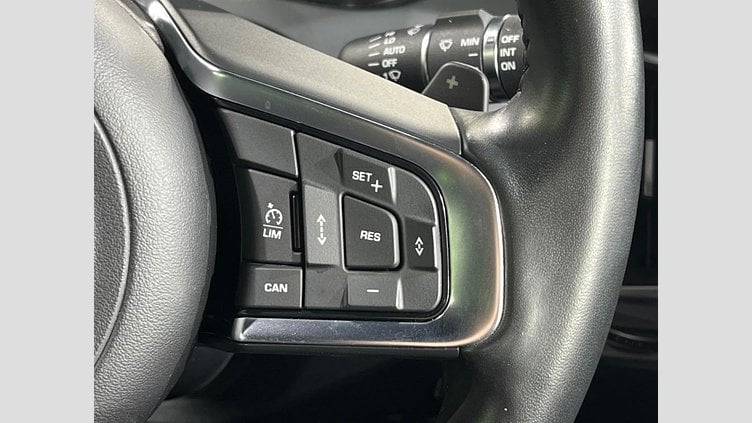 2018 認定中古車 Jaguar E-Pace シージアムブルー D180 オートマチック全輪駆動 R-DYNAMIC S