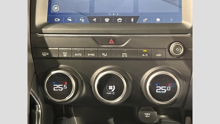 2018 認定中古車 Jaguar E-Pace シージアムブルー D180 オートマチック全輪駆動 R-DYNAMIC S