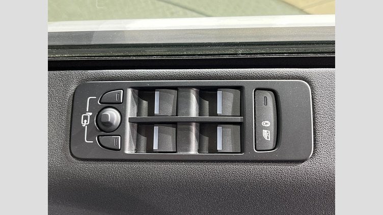 2019 認定中古車 Land Rover Discovery Sport Fuji White 2.0 litre i4D Diesel ラグビーワールドカップ２０１９エディション