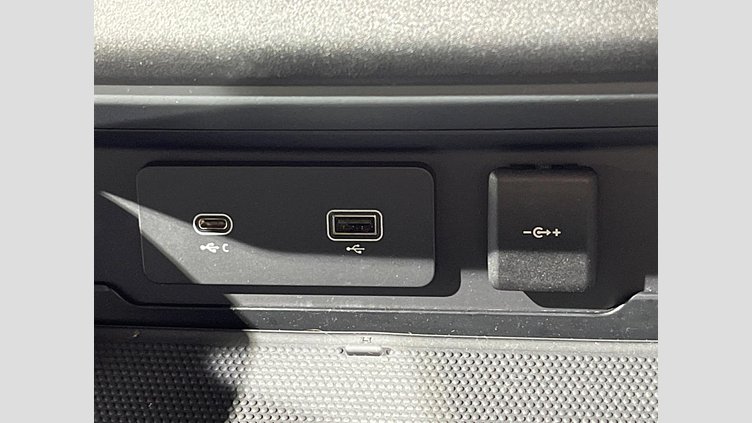 2024 認定中古車 Land Rover Defender 110 アイガーグレイ D300 AWD（AT） X-DYNAMIC HSE