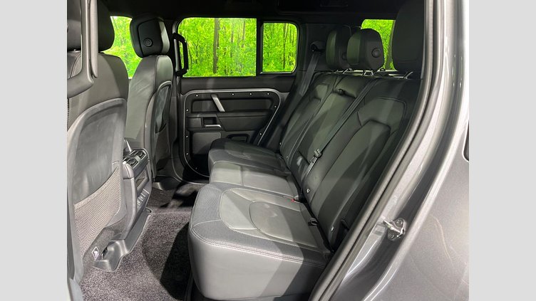 2024 認定中古車 Land Rover Defender 110 アイガーグレイ D300 AWD（AT） X-DYNAMIC HSE