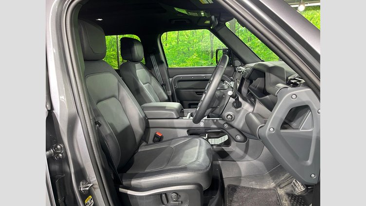 2024 認定中古車 Land Rover Defender 110 アイガーグレイ D300 AWD（AT） X-DYNAMIC HSE