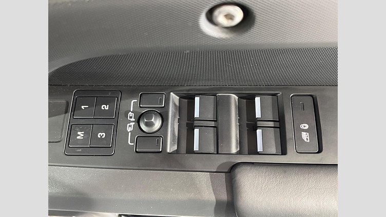 2024 認定中古車 Land Rover Defender 110 アイガーグレイ D300 AWD（AT） X-DYNAMIC HSE