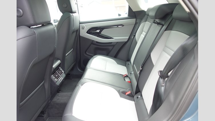 2024 認定中古車 Land Rover Range Rover Evoque トライベッカブルー P300eプラグインハイブリッド（ガソリン） スタンダードホイールベース DYNAMIC HSE