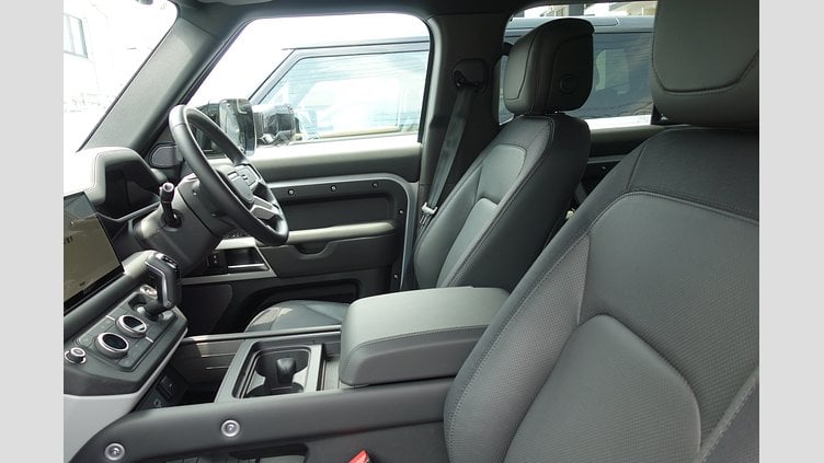 2024 認定中古車 Land Rover Defender 110 ハクバシルバー D300 AWD（AT） X-DYNAMIC HSE