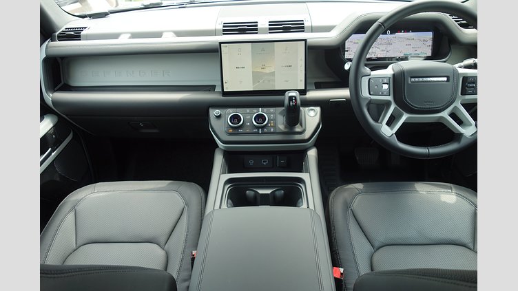 2024 認定中古車 Land Rover Defender 110 ハクバシルバー D300 AWD（AT） X-DYNAMIC HSE