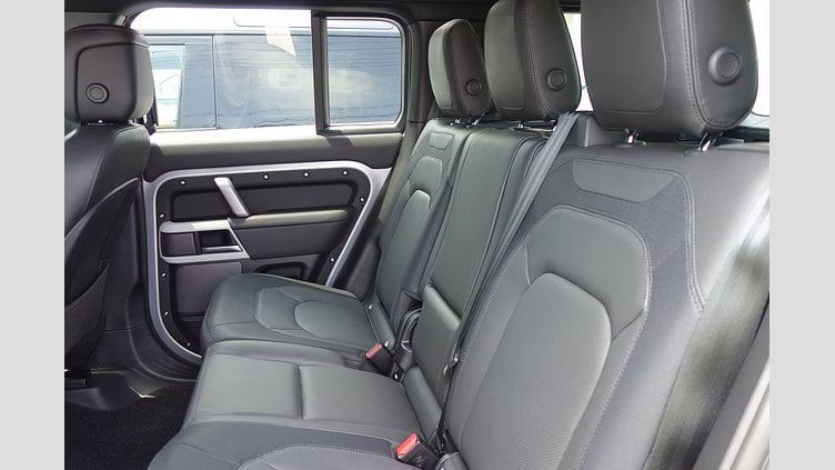 2024 認定中古車 Land Rover Defender 110 ハクバシルバー D300 AWD（AT） X-DYNAMIC HSE