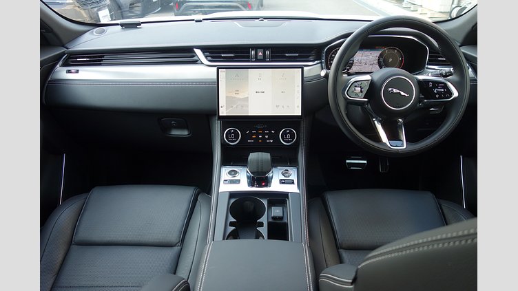2024 認定中古車 Jaguar F-Pace オストゥーニパールホワイト D204 AWD（オートマチック）MHEV R-DYNAMIC SE