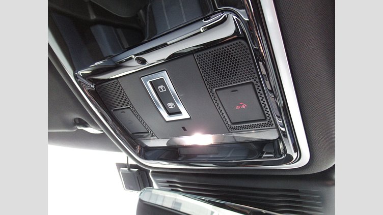 2022 認定中古車 Land Rover Range Rover Velar バイロンブルー P250 AWD（オートマチック） R-DYNAMIC S