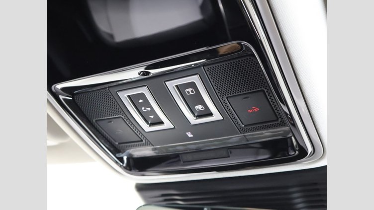 2025 認定中古車 Land Rover Range Rover Velar サントリーニブラック P400eプラグインハイブリッド（ガソリン） スタンダードホイールベース Dynamic SE