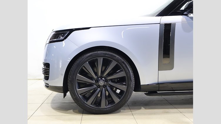 2024 認定中古車 Land Rover Range Rover イオニアンシルバー - グロスフィニッシュ 615 AWD（AT） スタンダードホイールベース SV