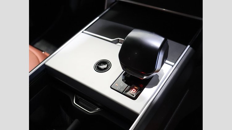 2024 認定中古車 Land Rover Range Rover イオニアンシルバー - グロスフィニッシュ 615 AWD（AT） スタンダードホイールベース SV