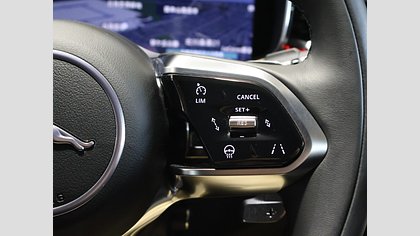 F-Pace 24