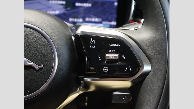 2025 認定中古車 Jaguar F-Pace サントリーニブラック P400e ガソリン プラグインハイブリッド R-DYNAMIC HSE