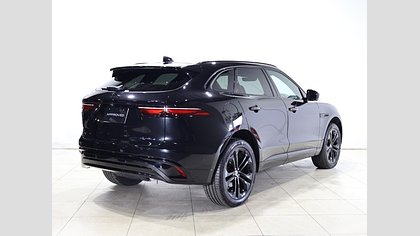 F-Pace 33