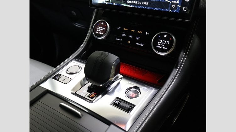 2025 認定中古車 Jaguar F-Pace サントリーニブラック P400e ガソリン プラグインハイブリッド R-DYNAMIC HSE