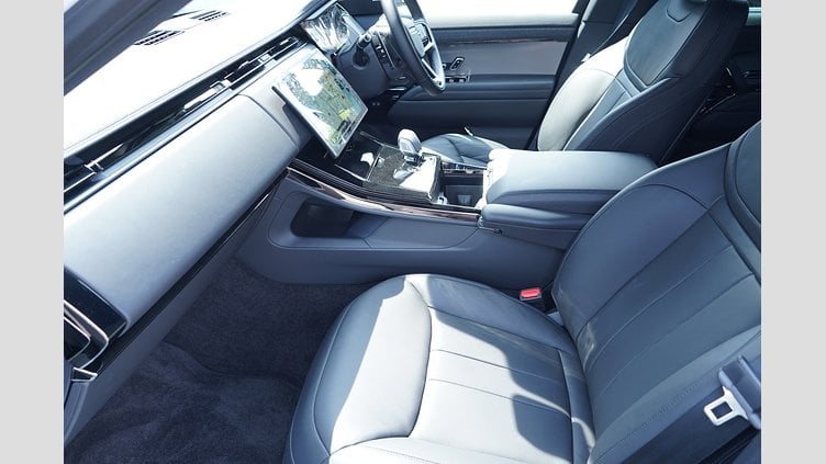 2024 認定中古車 Land Rover Range Rover Sport フジホワイト P550eプラグインハイブリッド（ガソリン） スタンダードホイールベース Dynamic SE