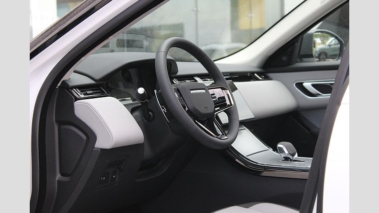 2025 SKLADOVÉ VOZIDLÁ Land Rover Range Rover Velar Fuji White NEW RANGE ROVER VELAR, 2.0l 250PS 4wd, Auto S