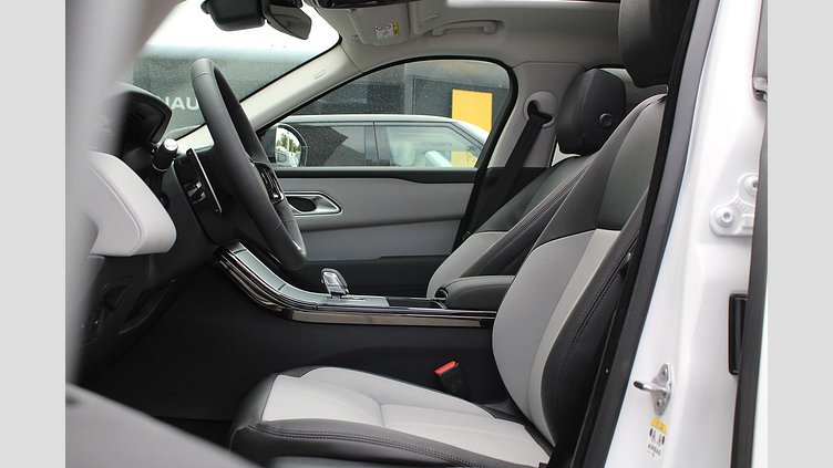 2025 SKLADOVÉ VOZIDLÁ Land Rover Range Rover Velar Fuji White NEW RANGE ROVER VELAR, 2.0l 250PS 4wd, Auto S