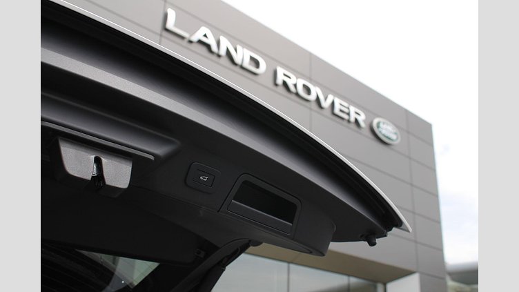 2025 SKLADOVÉ VOZIDLÁ Land Rover Range Rover Velar Fuji White NEW RANGE ROVER VELAR, 2.0l 250PS 4wd, Auto S