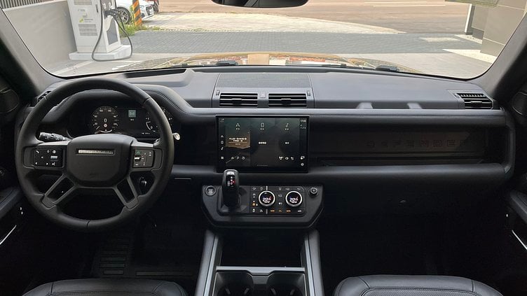 2024 認證中古車 Land Rover Defender 90 Santorini Black 3.0 litre i6D​ 標準軸距 Dynamic SE