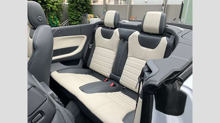 2019 認定中古車 Land Rover Range Rover Evoque Yulong White 2.0 litre i4P​ コンバーチブル
