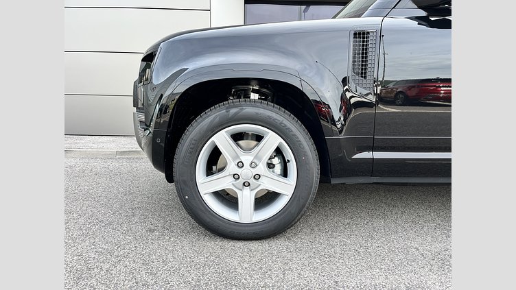 2025 SKLADOVÉ VOZIDLÁ Land Rover Defender 110 Čierna Santorini D250 MHEV AUTOMAT AWD X-Dynamic SE