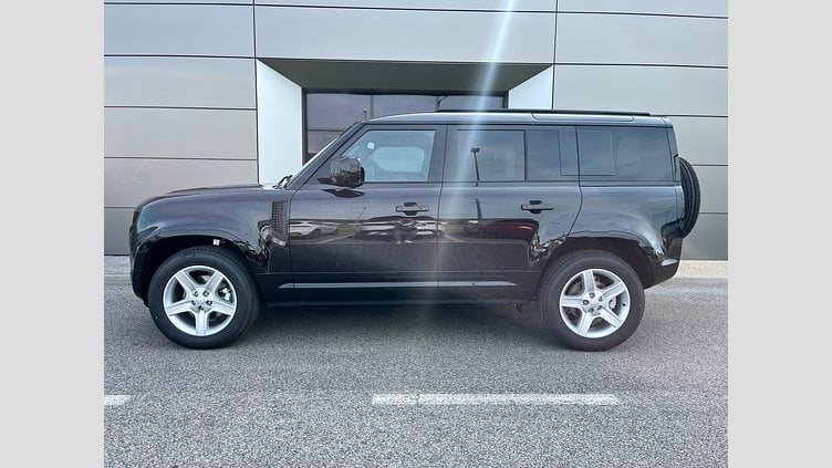 2025 SKLADOVÉ VOZIDLÁ Land Rover Defender 110 Čierna Santorini D250 MHEV AUTOMAT AWD X-Dynamic SE