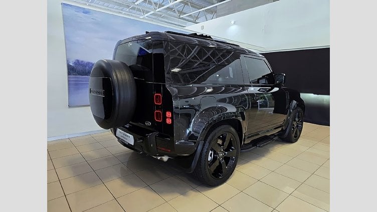 2022 Approved Land Rover Defender 90 Santorini Black BALANCE OF 5 YR MAINTENANCE PLAN VALID OR 100 000KM. FULL SERVICE HISTORY. Electronic Air Suspension, Heated Front Seats, Heated Folding , Detachable Towbar, Perimetric and Volumetric Protection, Meridian Sound System, Automatic Headlamp Levelling. Defender 90 D240 HSE X-Dynamic (177KW)