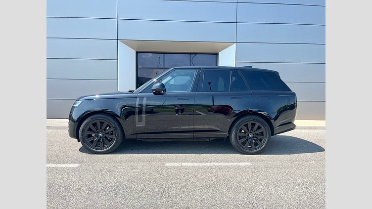 2025 SKLADOVÉ VOZIDLÁ Land Rover Range Rover Čierna Santorini P550e PHEV AWD AUTOMAT SWB Autobiography