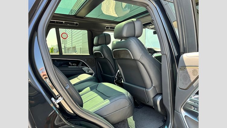 2025 SKLADOVÉ VOZIDLÁ Land Rover Range Rover Čierna Santorini P550e PHEV AWD AUTOMAT SWB Autobiography