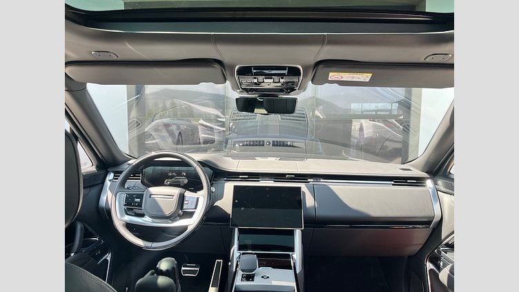 2025 SKLADOVÉ VOZIDLÁ Land Rover Range Rover Čierna Santorini P550e PHEV AWD AUTOMAT SWB Autobiography