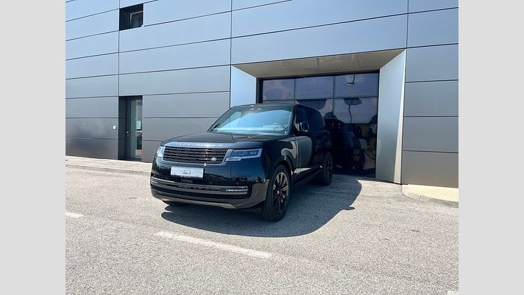 2025 SKLADOVÉ VOZIDLÁ Land Rover Range Rover Čierna Santorini P550e PHEV AWD AUTOMAT SWB Autobiography