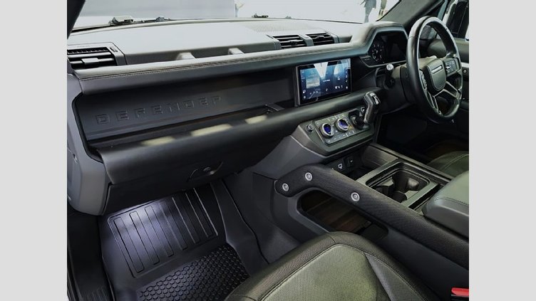 2022 Approved Land Rover Defender 110 Fuji White Accompanied with the balance of the 5 year/ 100 000 km motor plan. Our  2022 Land Rover Defender 110 D300 HSE X-Dynamic features: Panoramic roof, Infotainment, Reverse camera, Park distance control. Land Rover Defender 110 D300 HSE X-Dynamic