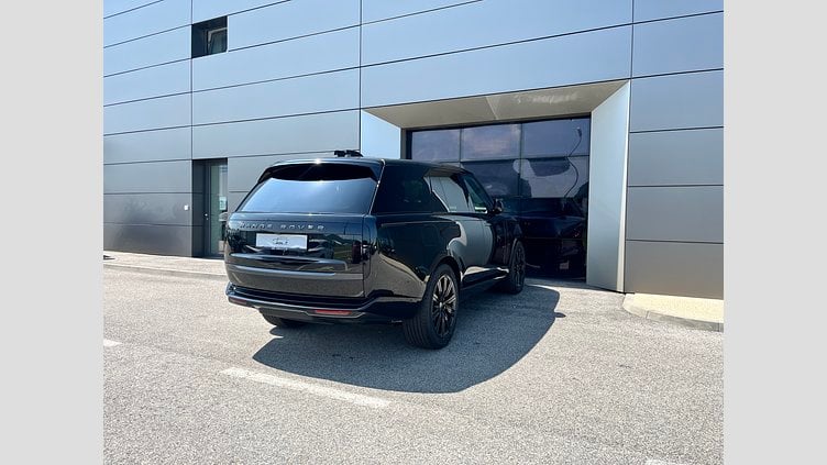 2025 SKLADOVÉ VOZIDLÁ Land Rover Range Rover Čierna Santorini P550e PHEV AWD AUTOMAT SWB Autobiography