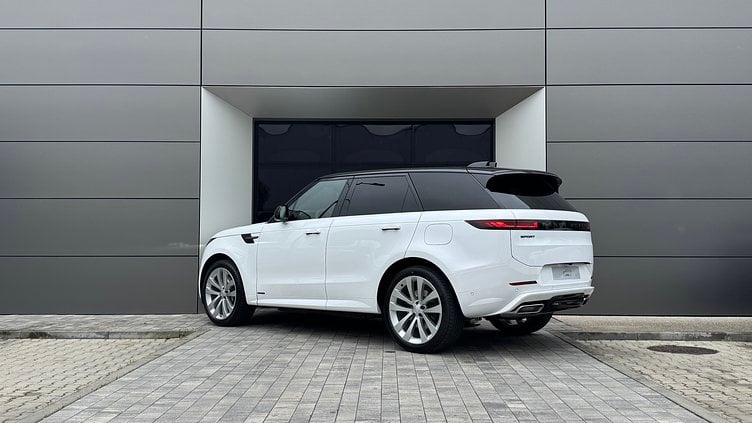 2025 SKLADOVÉ VOZIDLÁ Land Rover Range Rover Sport Ostuni Pearl White P550e PHEV Autobiography