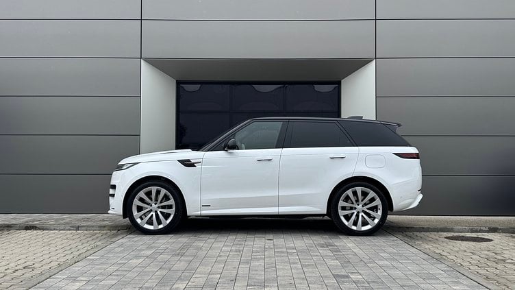 2025 SKLADOVÉ VOZIDLÁ Land Rover Range Rover Sport Ostuni Pearl White P550e PHEV Autobiography