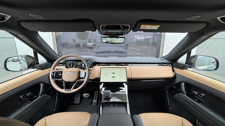 2025 SKLADOVÉ VOZIDLÁ Land Rover Range Rover Sport Santorini Black P460e PHEV Dynamic SE