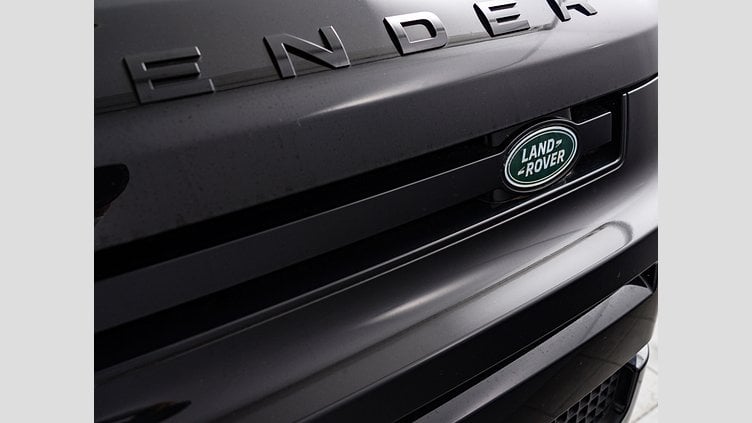 2023 認定中古車 Land Rover Defender 110 サントリーニブラック D300 AWD（AT） S
